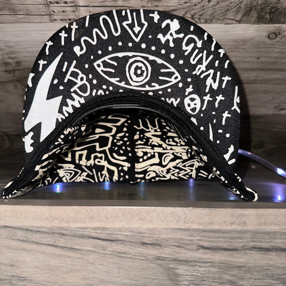 SnapBack - Picture 2 of 2